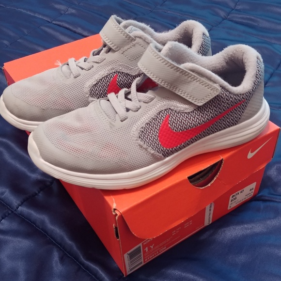 boys gray nikes